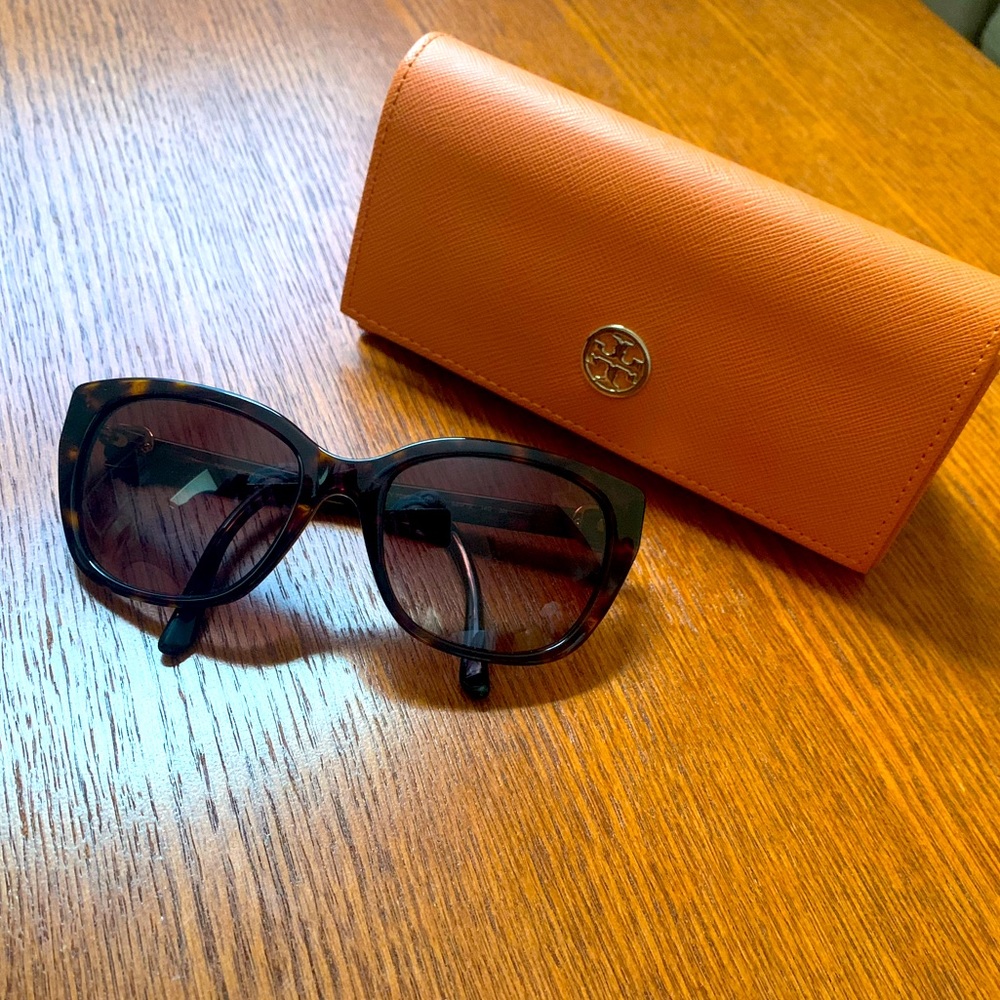 Tory Burch TY 7099 Sunglasses with Case